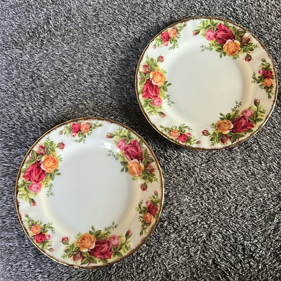TWO BREAD AND BUTTER DISHES ROYAL ALBERT OLD COUNTRY ROSES 1962 BONE CHINA VTG - Picture 4 of 10